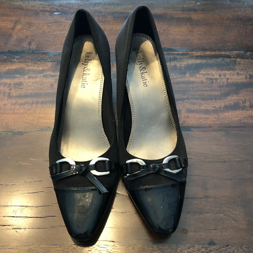 Kelly & Katie Black Low Heel Shoe